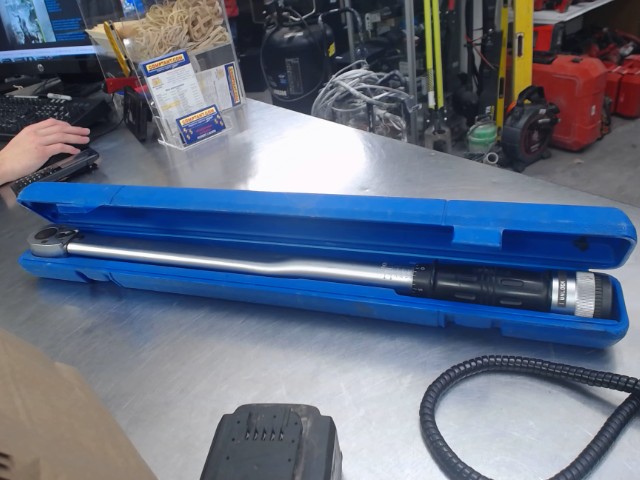 Torque wrench dans case bleu
