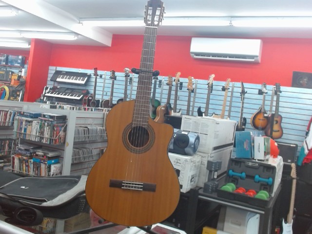 Guitare acoustique elect. class. + case