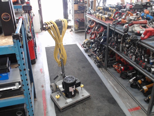 Polisseuse plancher commercial