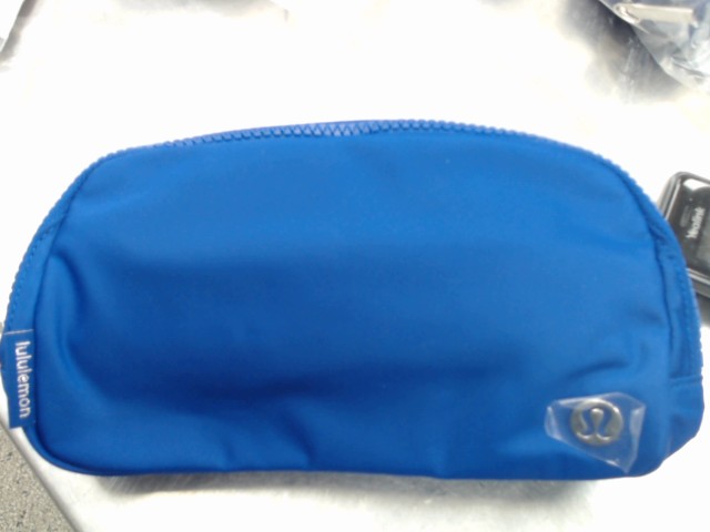 Lululemon everywhere bag