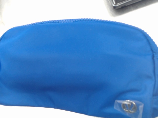 Lululemon everywhere bag