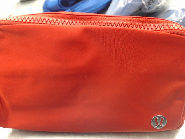 Lululemon everywhere bag