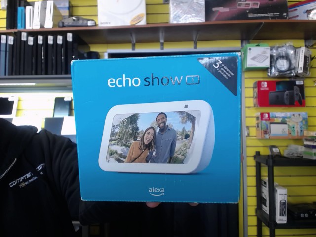 Amazon echo show 5 dans boite