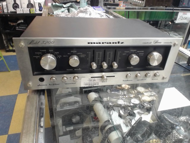 Marantz 3200 stereo control console