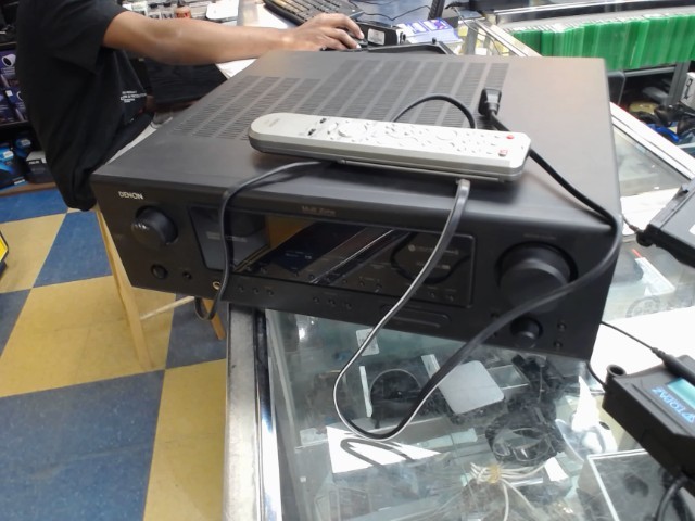 Audio accessoir denon avec deux speaker