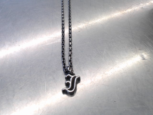 Breloque chrome hearts letter i