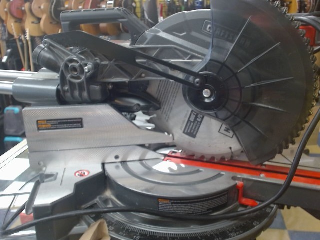 Scie a table marche bien