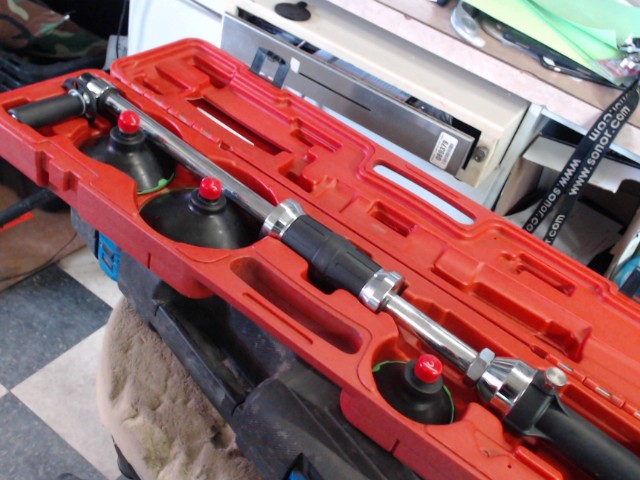 Vacuum slide hammer dent pullet