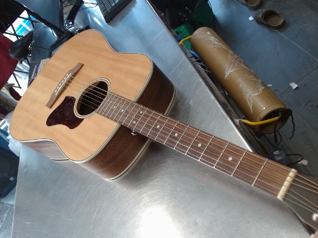 Guitar acoustique