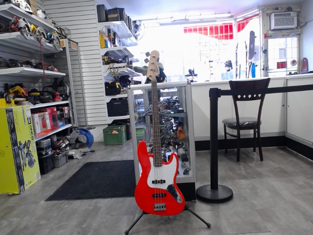 Guitar electric rouge bass jazz