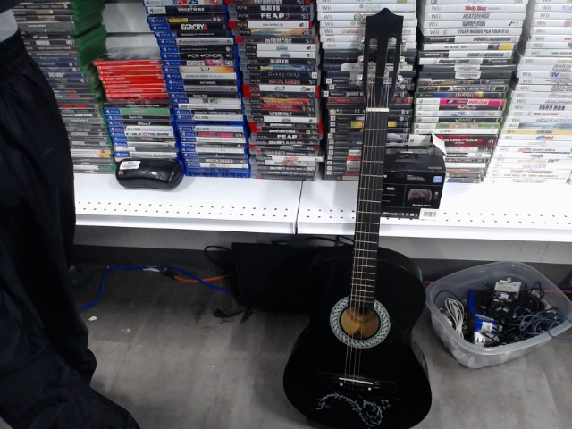 (v) student guitar blk in box + acc