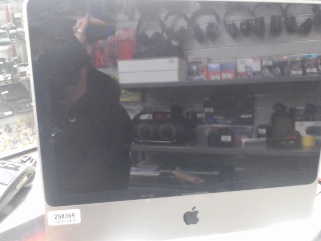 Imac 2011 gris avec souris et clavier