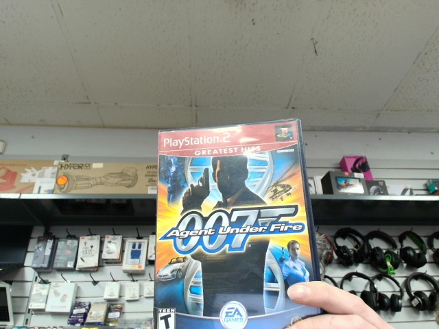 007 agent under fire