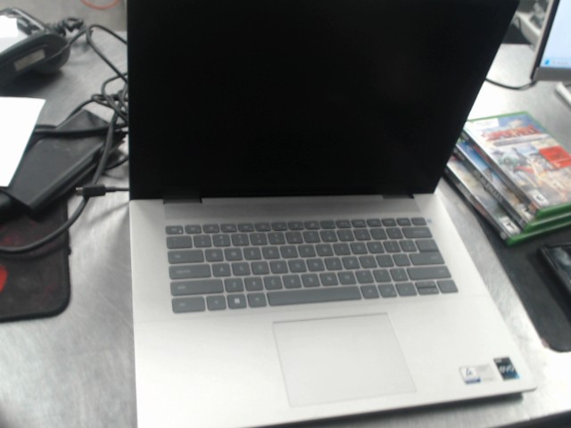 Laptop gris inspiron 16 plus 7630