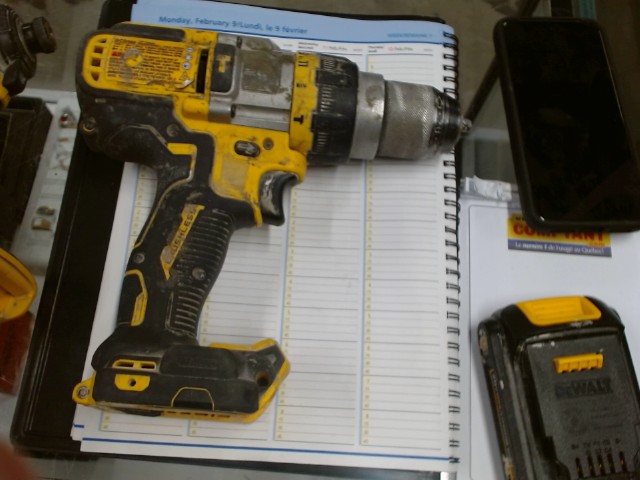 Hammer drill dewalt 20v used