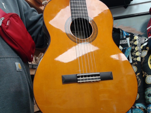Guitare acoustic yamaha cg102