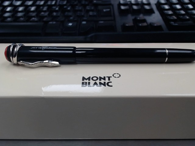 Rouge et noir crayon avec boite