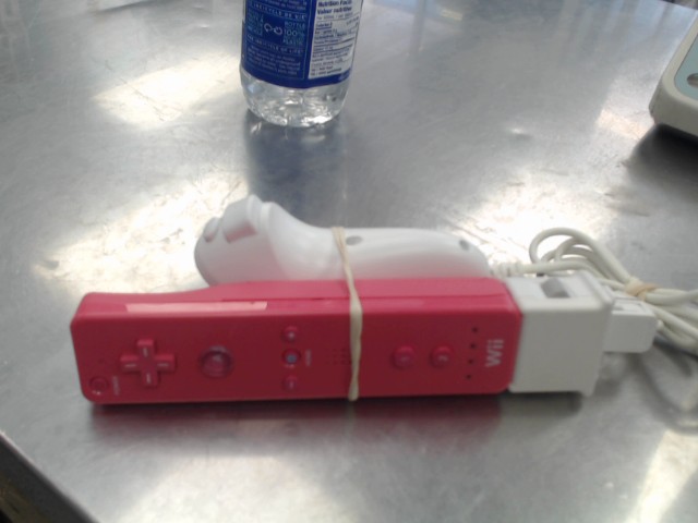 Manette wii rose avec motionplus+nunchuk