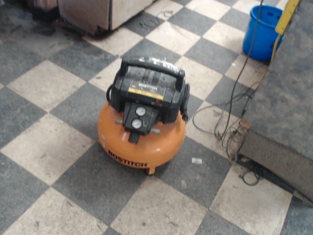 Air compressor 6gal 150psi
