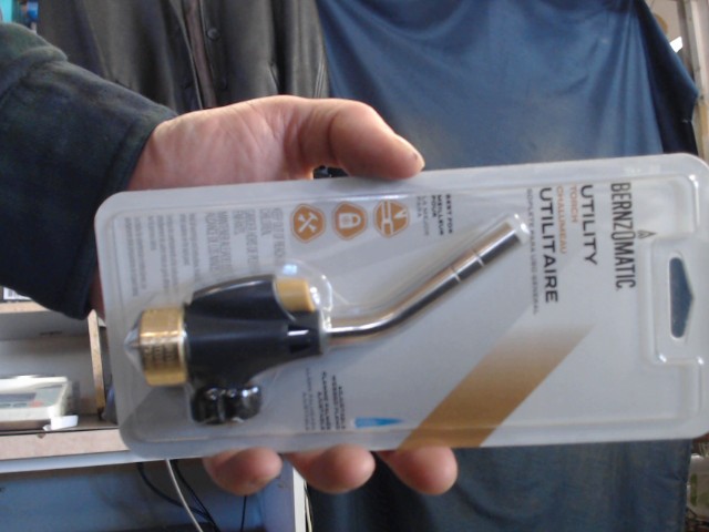 Adjustable flame torch