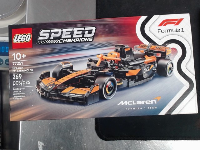 Mclaren f1 team mcl38