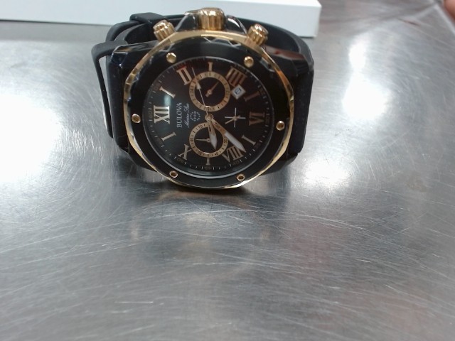 Montre bulova pour hommes