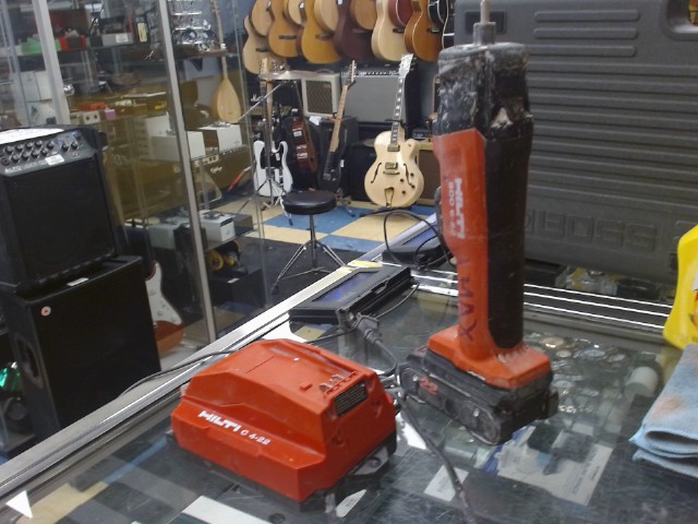 Cut out tool hilti avec batterie22