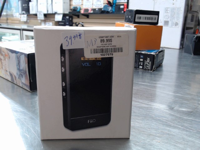 Headphone amp in box�