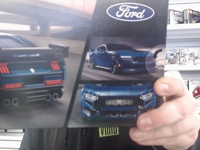 Ford mustang dark horse