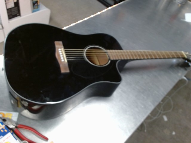 Guitare acoustique fender