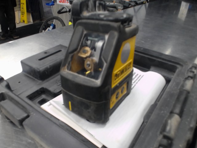 Lasser dewalt + boite