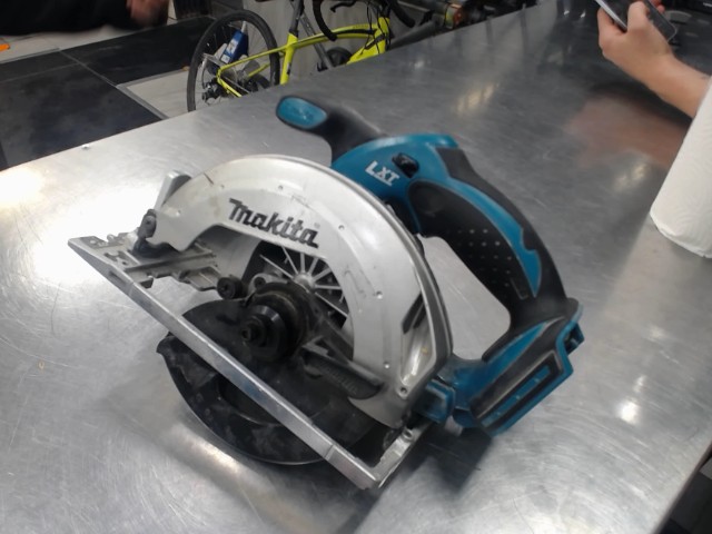 Scie circulaire a batterie