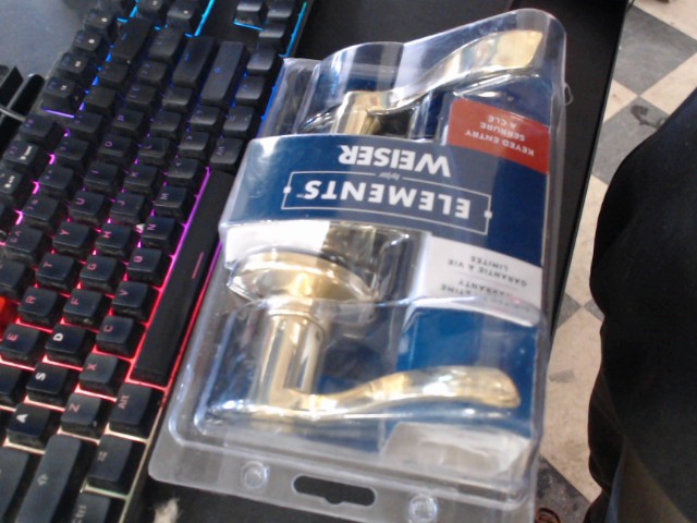 Poigner de porte avec serrure