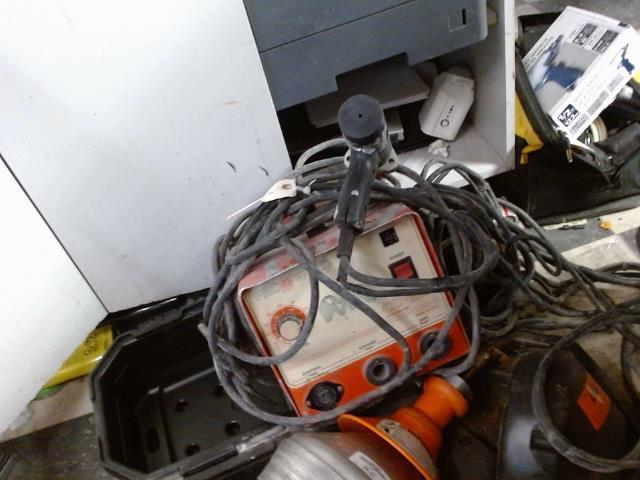 Studwelder+gun+pince improvis�(grdbleu)