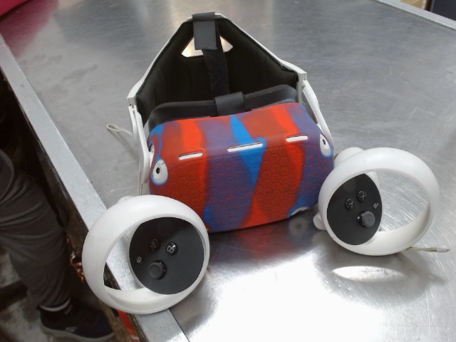 Casque + manette avec case rouge/bleu