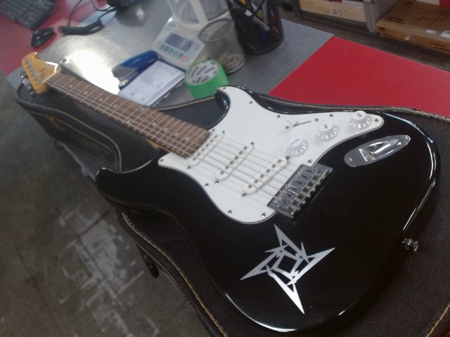 Guitar electrique noir+case