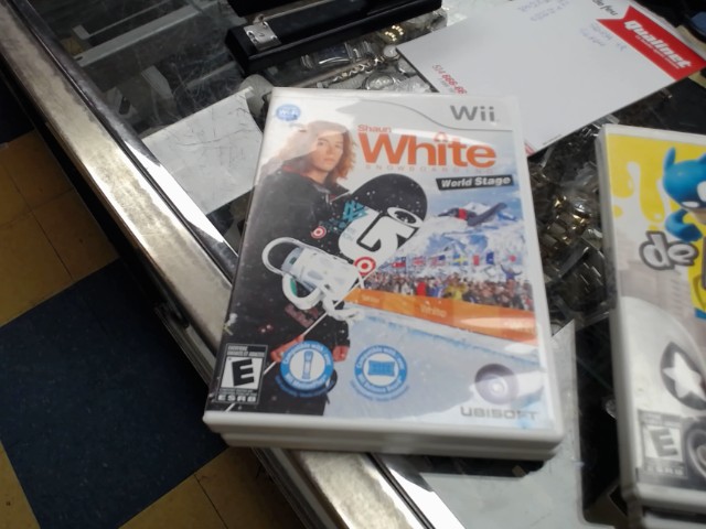 Shaun white snowboarding