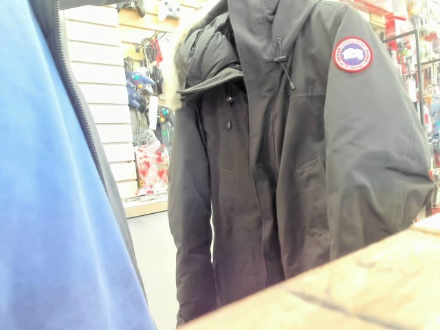 Parka avec fourure pale