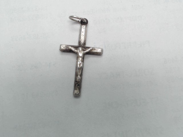 Breloque en form de croix