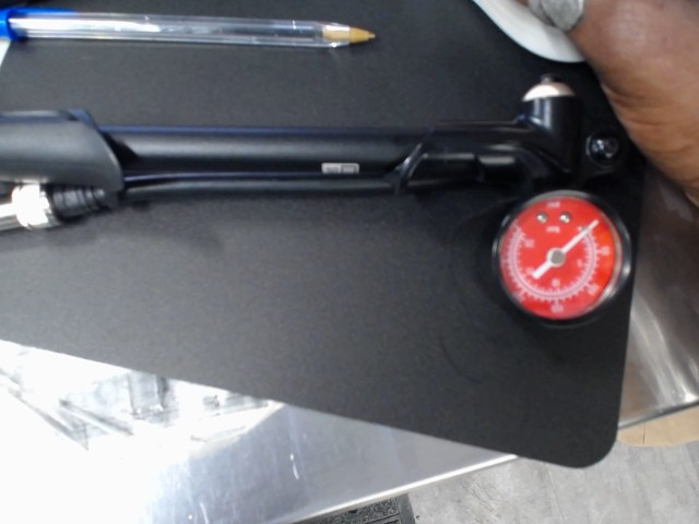 Shock pump for rock shox