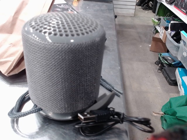 Speaker bluetooth