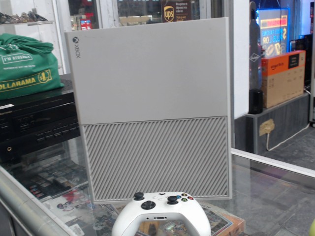 Xbox one blanche + 1 manette