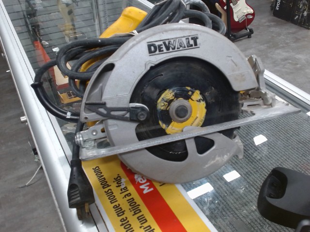 Dealt circular saw