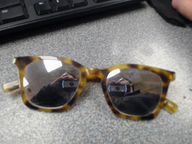 Lunettes ysl dans pochette