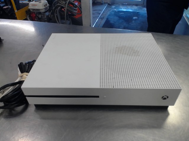 Console xbox one s +fil (sans manette)