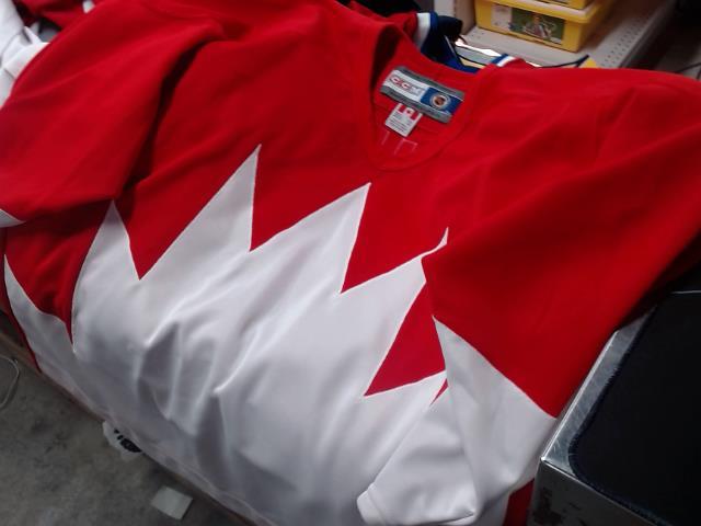 Vintage xxl team canada jersey throwback
