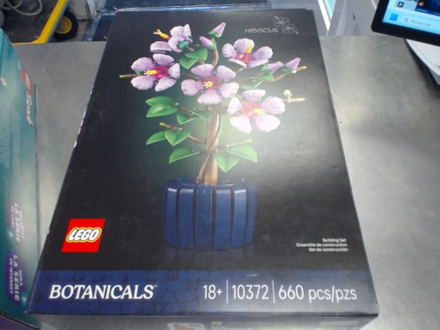 Lego hibiscus