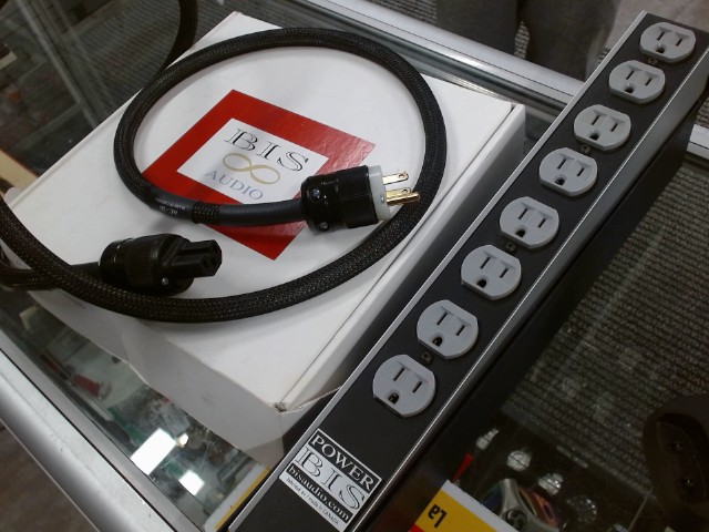 Power bis audio power bar w/ cable 8 out