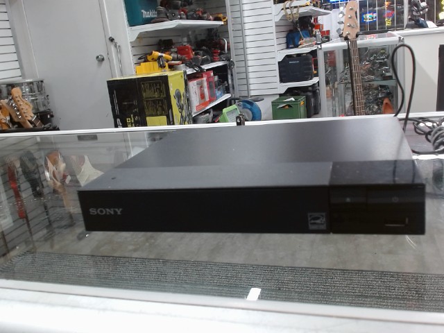 Sony dvd player w/controller