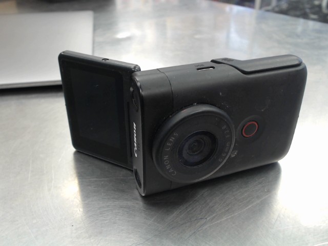 Camera canon powershot v10